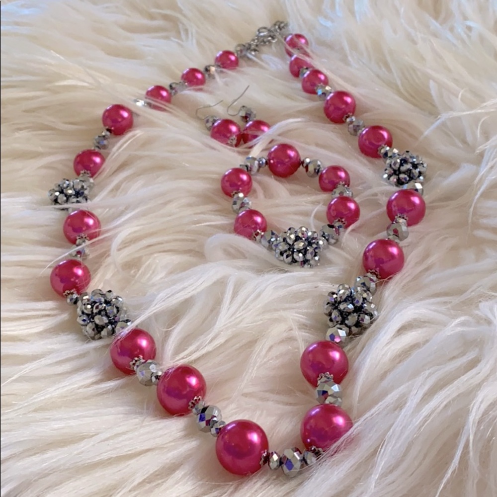 Boutique Necklace, bracelet and earrings set